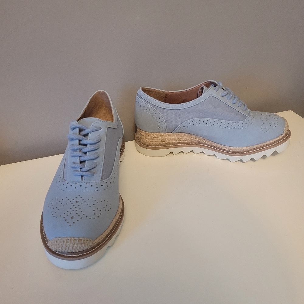 Torrid Lace Up Oxfords, BNWOT, Size 8